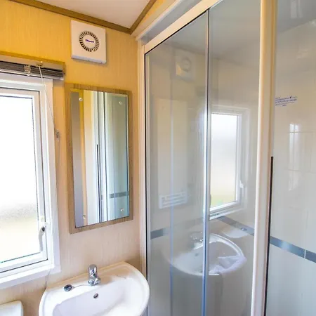 River Lodge Platinum Plus Holiday Home With River Views, Free Wifi & Netflix Camber Exterior photo